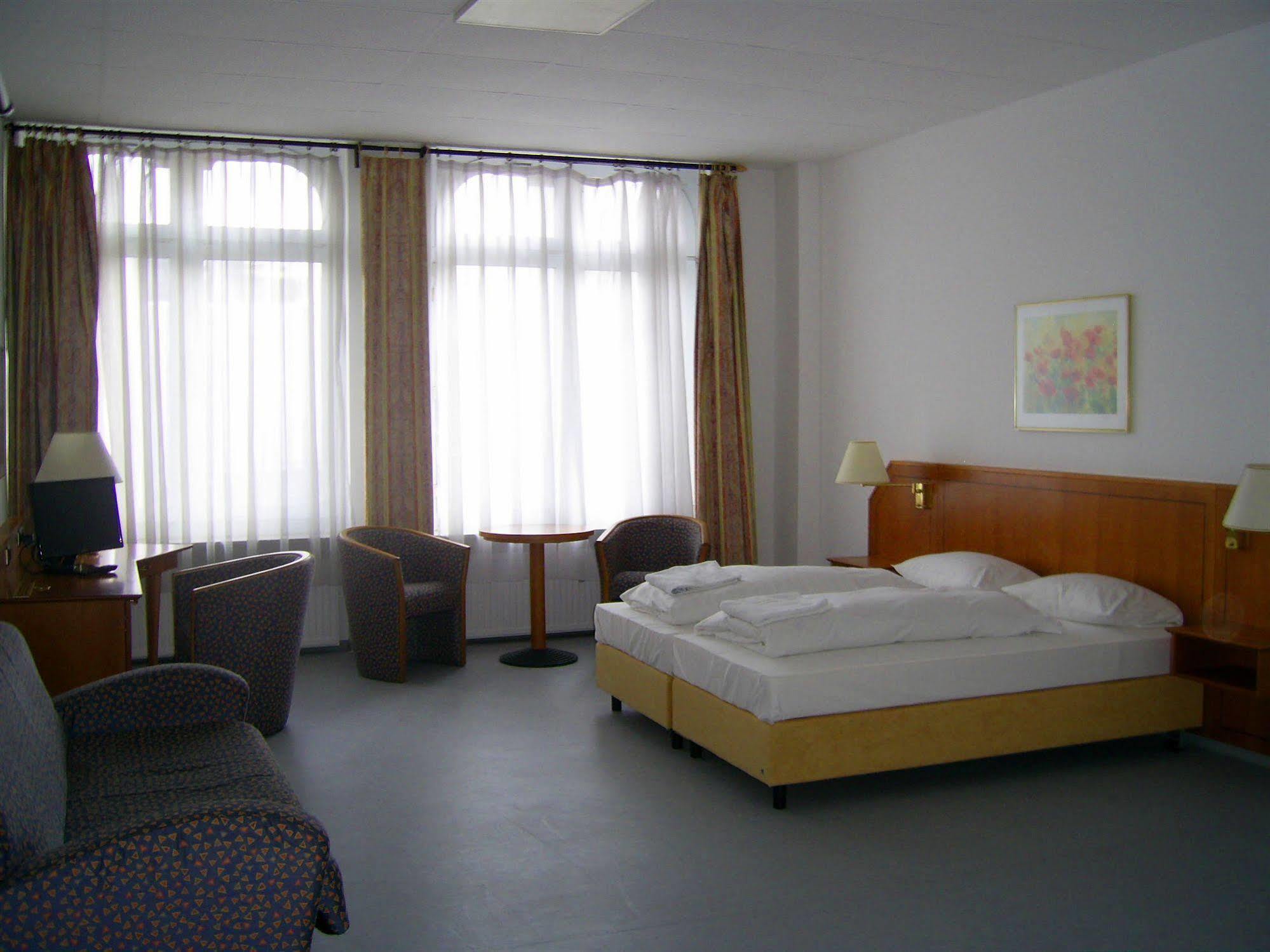 Willy Hotel Frankfurt Fráncfort del Meno Exterior foto